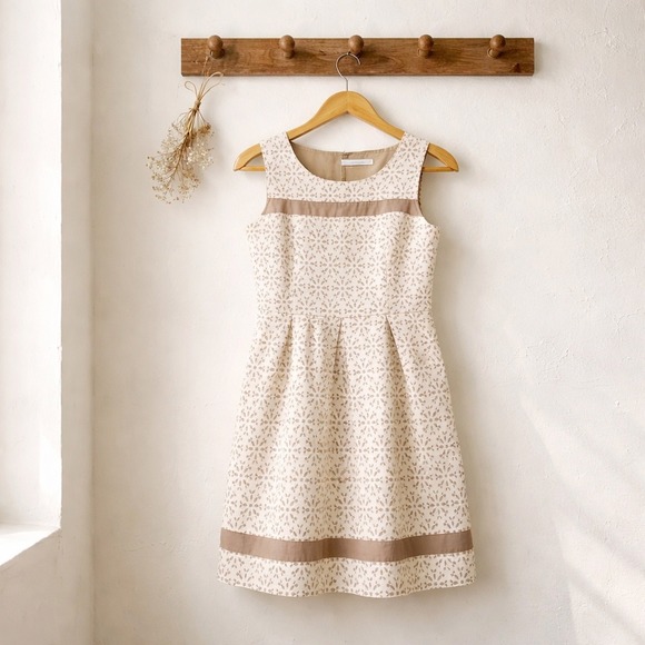 Esley Dresses & Skirts - Esley Eyelet Floral Dress Women Size S Cream‎ Taupe Good Sleeveless Fit Flare
